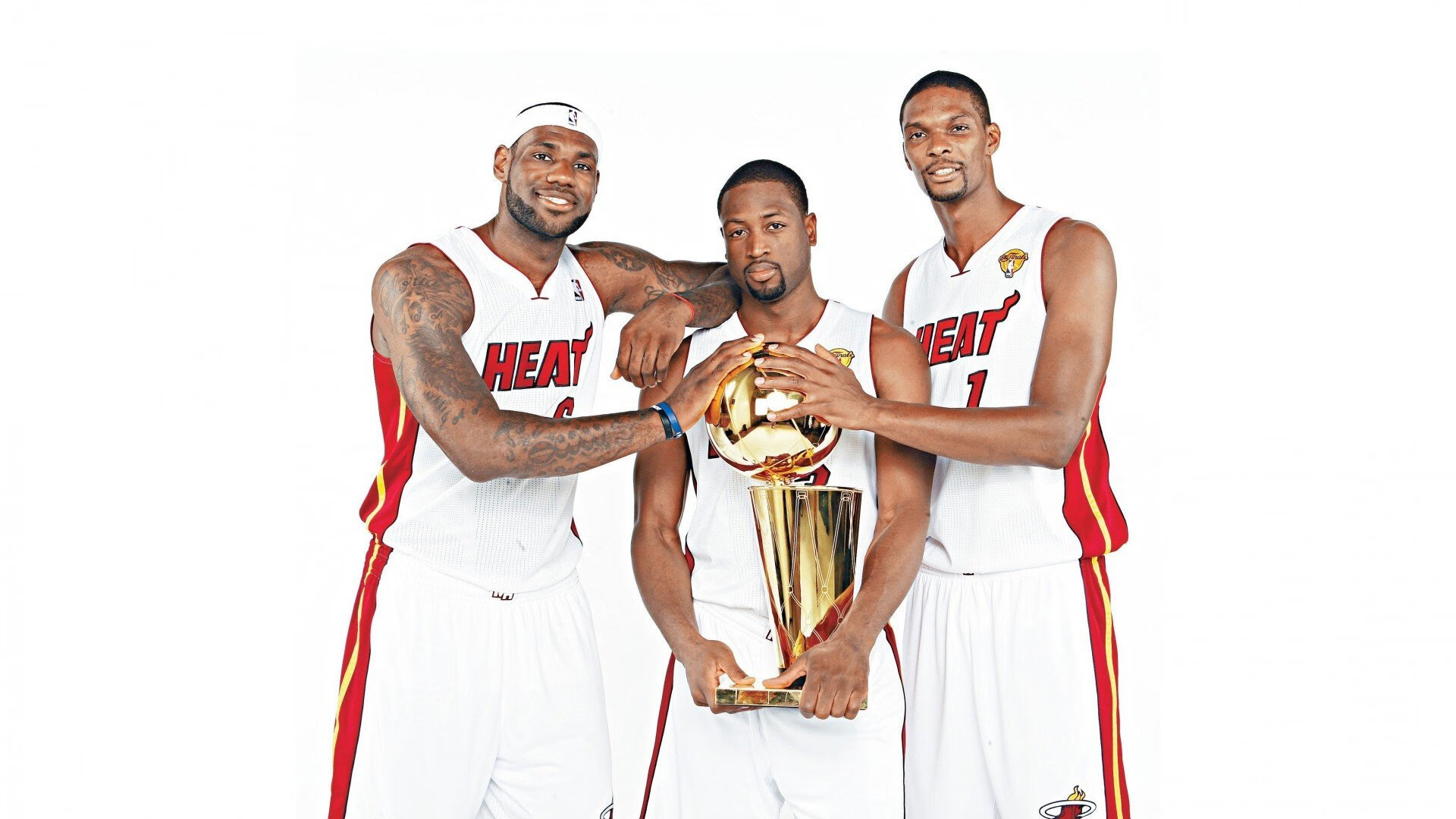 爱游戏品牌策划-利物浦临阵换将惊动全明星，皇马密谋NBA季后赛遭赛后质疑，全世界都惊呆了